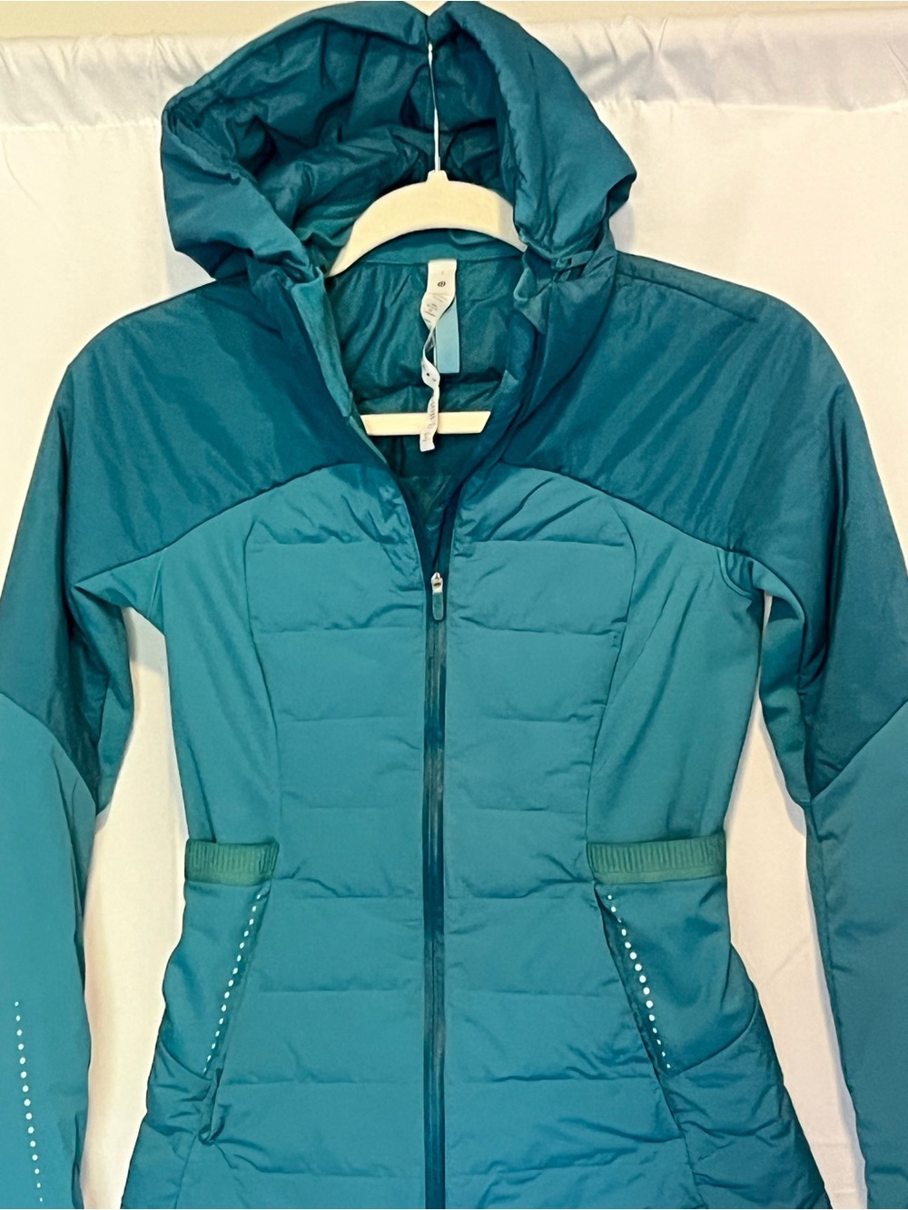 Lululemon Down For it All Running Puffer Jacket Women’s Size 2 Oceanic